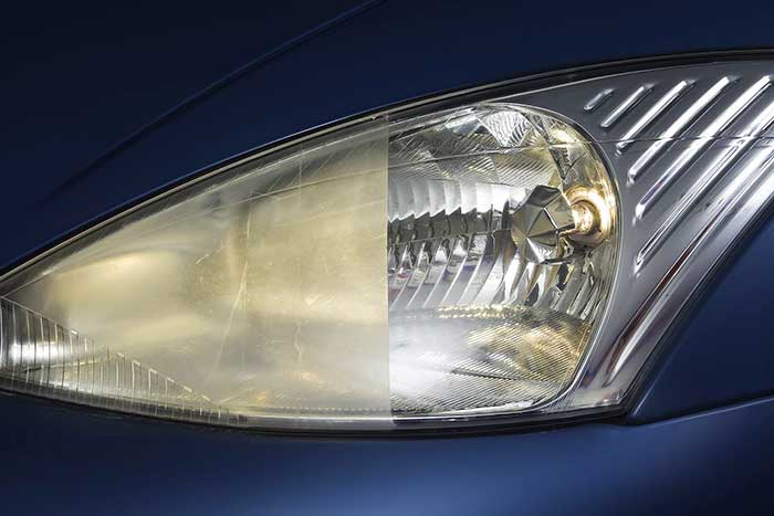 Quels produits pour bien nettoyer ses phares de voiture ?